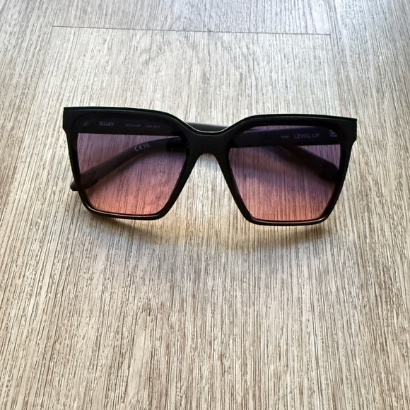 quay australia level up matte black pink plum square brow bar sunglasses NEW